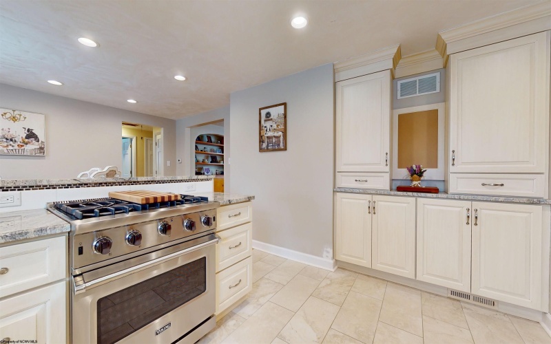 111 Avondale Road, Fairmont, West Virginia 26554, 3 Bedrooms Bedrooms, 7 Rooms Rooms,2 BathroomsBathrooms,Single Family Detached,For Sale,Avondale,10162699