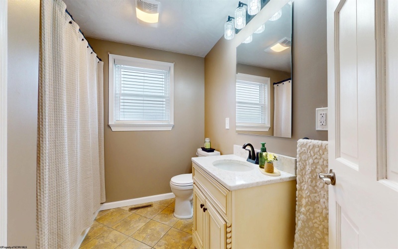 111 Avondale Road, Fairmont, West Virginia 26554, 3 Bedrooms Bedrooms, 7 Rooms Rooms,2 BathroomsBathrooms,Single Family Detached,For Sale,Avondale,10162699