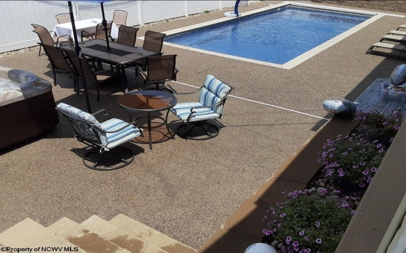 111 Avondale Road, Fairmont, West Virginia 26554, 3 Bedrooms Bedrooms, 7 Rooms Rooms,2 BathroomsBathrooms,Single Family Detached,For Sale,Avondale,10162699