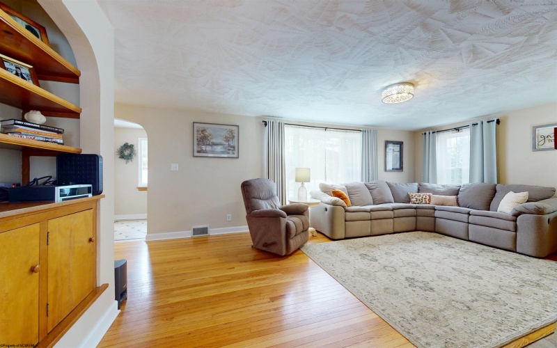 111 Avondale Road, Fairmont, West Virginia 26554, 3 Bedrooms Bedrooms, 7 Rooms Rooms,2 BathroomsBathrooms,Single Family Detached,For Sale,Avondale,10162699