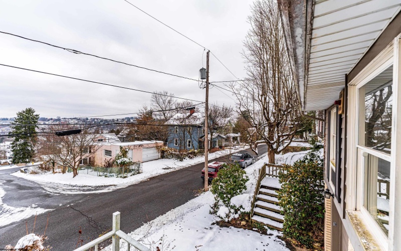 338 Jackson Avenue, Morgantown, West Virginia 26501, 3 Bedrooms Bedrooms, 9 Rooms Rooms,2 BathroomsBathrooms,Single Family Detached,For Sale,Jackson,10162701