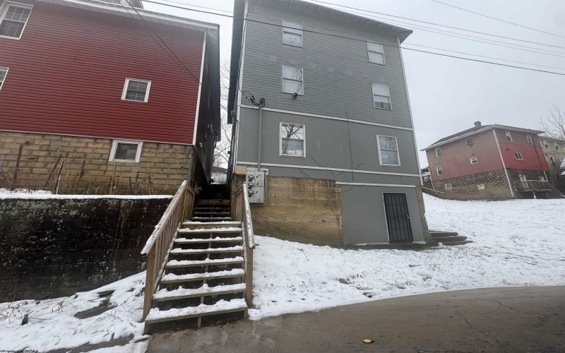 629 Brockway Avenue, Morgantown, West Virginia 26501, ,Multi-unit/income,For Sale,Brockway,10162704