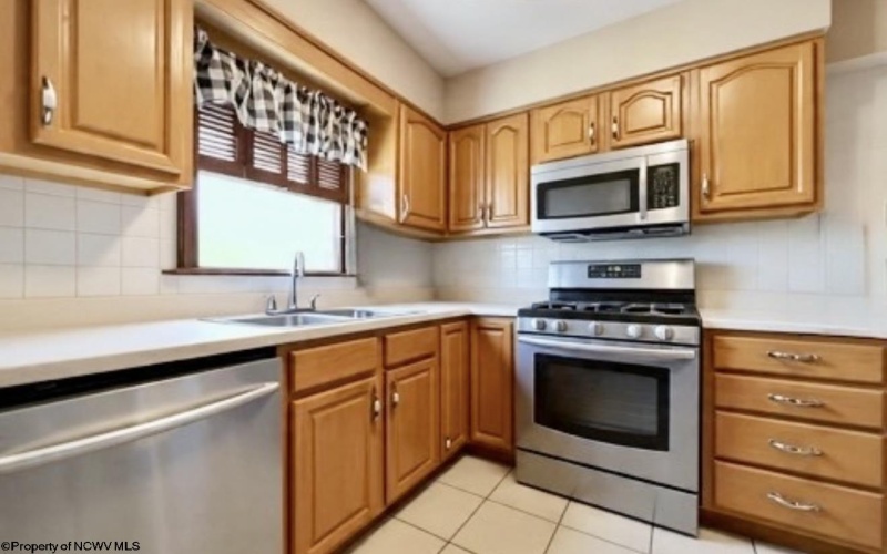 822 Hood Avenue, Shinnston, West Virginia 26431, 3 Bedrooms Bedrooms, 8 Rooms Rooms,2 BathroomsBathrooms,Single Family Detached,For Sale,Hood,10162703