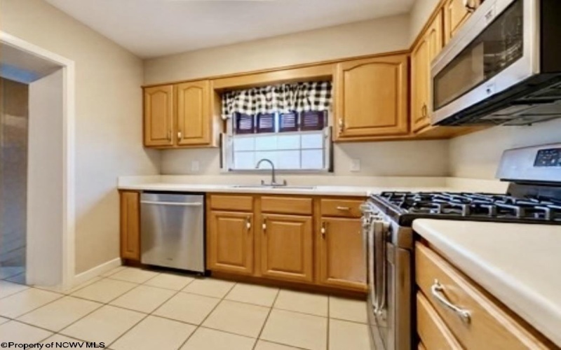 822 Hood Avenue, Shinnston, West Virginia 26431, 3 Bedrooms Bedrooms, 8 Rooms Rooms,2 BathroomsBathrooms,Single Family Detached,For Sale,Hood,10162703