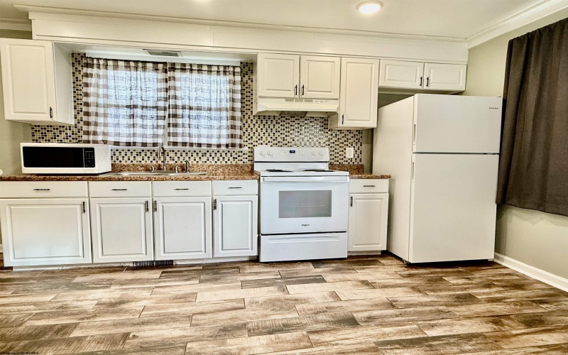 106 Hickory Avenue, Fairmont, West Virginia 26554, 3 Bedrooms Bedrooms, 5 Rooms Rooms,1 BathroomBathrooms,Single Family Detached,For Sale,Hickory,10162712