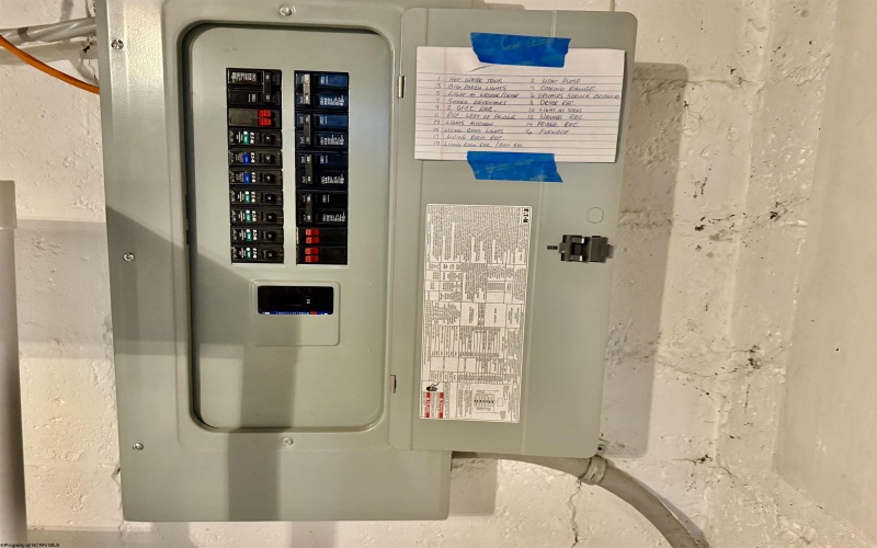 106 Hickory Avenue, Fairmont, West Virginia 26554, 3 Bedrooms Bedrooms, 5 Rooms Rooms,1 BathroomBathrooms,Single Family Detached,For Sale,Hickory,10162712