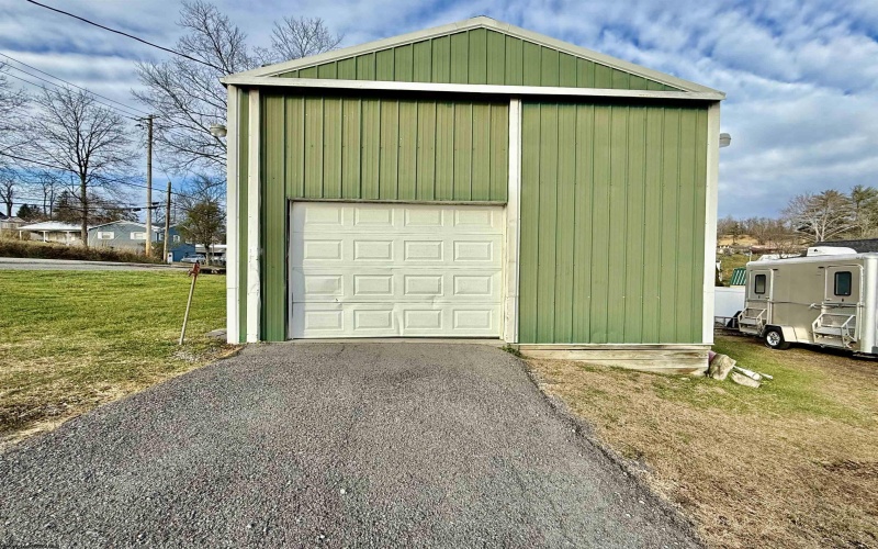 106 Hickory Avenue, Fairmont, West Virginia 26554, 3 Bedrooms Bedrooms, 5 Rooms Rooms,1 BathroomBathrooms,Single Family Detached,For Sale,Hickory,10162712