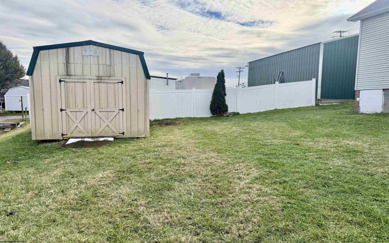 106 Hickory Avenue, Fairmont, West Virginia 26554, 3 Bedrooms Bedrooms, 5 Rooms Rooms,1 BathroomBathrooms,Single Family Detached,For Sale,Hickory,10162712