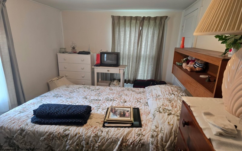 102 Beverly Street, Kingwood, West Virginia 26537, 3 Bedrooms Bedrooms, 5 Rooms Rooms,2 BathroomsBathrooms,Single Family Detached,For Sale,Beverly,10159891