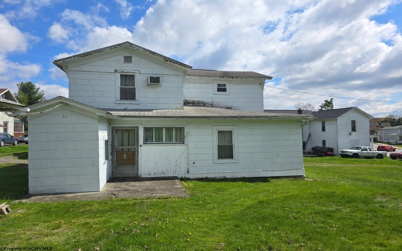 102 Beverly Street, Kingwood, West Virginia 26537, 3 Bedrooms Bedrooms, 5 Rooms Rooms,2 BathroomsBathrooms,Single Family Detached,For Sale,Beverly,10159891