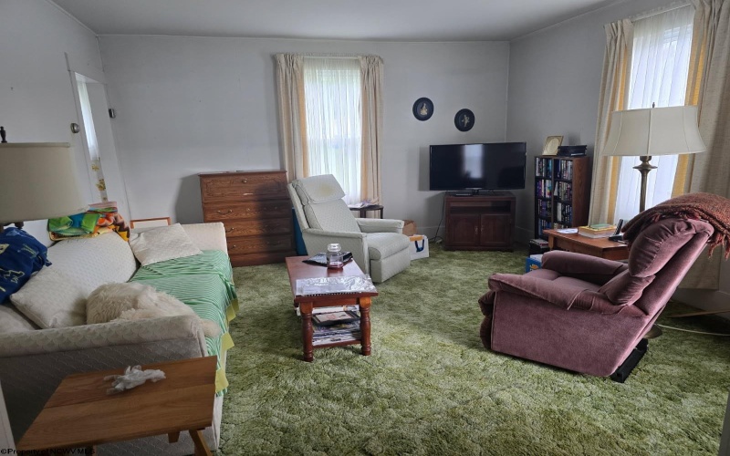 102 Beverly Street, Kingwood, West Virginia 26537, 3 Bedrooms Bedrooms, 5 Rooms Rooms,2 BathroomsBathrooms,Single Family Detached,For Sale,Beverly,10159891