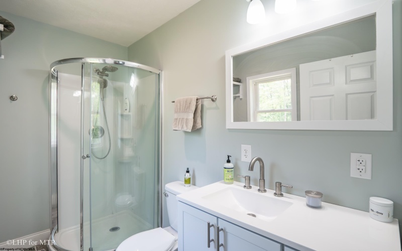 252 Venice Place, Davis, West Virginia 26260, 3 Bedrooms Bedrooms, 5 Rooms Rooms,2 BathroomsBathrooms,Single Family Detached,For Sale,Venice,10160702