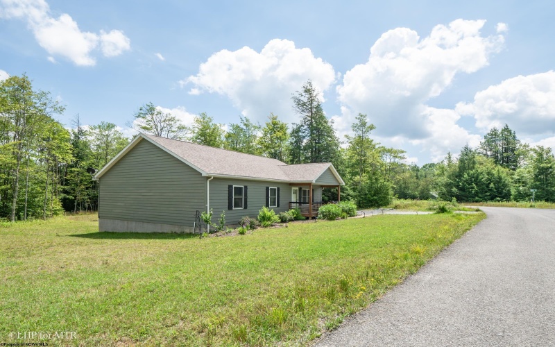 252 Venice Place, Davis, West Virginia 26260, 3 Bedrooms Bedrooms, 5 Rooms Rooms,2 BathroomsBathrooms,Single Family Detached,For Sale,Venice,10160702