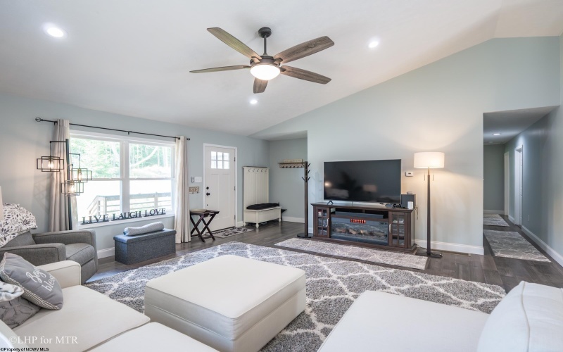 252 Venice Place, Davis, West Virginia 26260, 3 Bedrooms Bedrooms, 5 Rooms Rooms,2 BathroomsBathrooms,Single Family Detached,For Sale,Venice,10160702