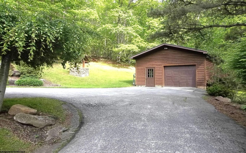 444 Gordon Road, Beverly, West Virginia 26253, 4 Bedrooms Bedrooms, 15 Rooms Rooms,3 BathroomsBathrooms,Single Family Detached,For Sale,Gordon,10159774