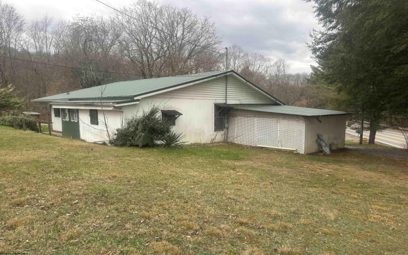 6629 Webster Road, Cowen, West Virginia 26206, 2 Bedrooms Bedrooms, 7 Rooms Rooms,1 BathroomBathrooms,Single Family Detached,For Sale,Webster,10162434