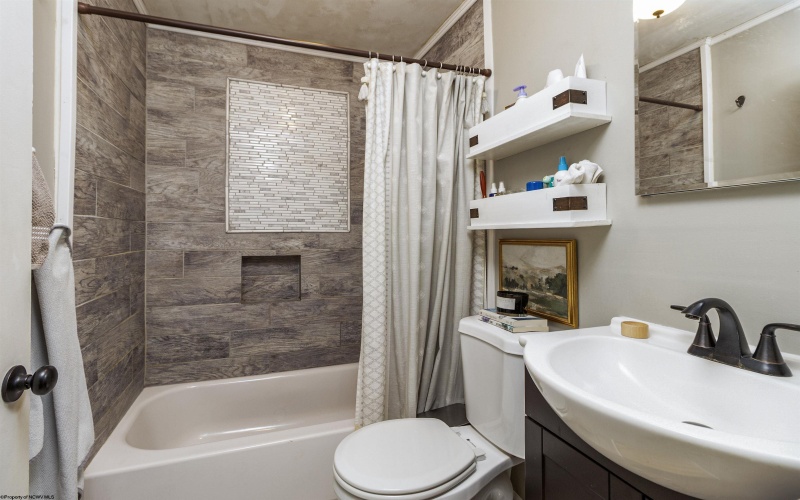 422 Worthington Drive, Bridgeport, West Virginia 26330, 3 Bedrooms Bedrooms, 6 Rooms Rooms,2 BathroomsBathrooms,Single Family Detached,For Sale,Worthington,10162727 422 Worthington Drive, Bridgeport, West Virginia 26330, 3 Bedrooms Bedrooms, 6 Rooms Rooms,2 BathroomsBathrooms,Single Family Detached,For Sale,Worthington,10162727