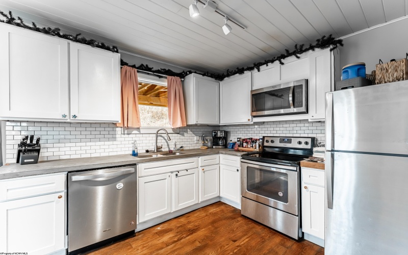 78 Coopers Rock Drive, Bruceton Mills, West Virginia 26525, 3 Bedrooms Bedrooms, 7 Rooms Rooms,2 BathroomsBathrooms,Single Family Detached,For Sale,Coopers Rock,10162736