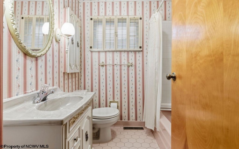 1804 Pleasant Valley Road, Fairmont, West Virginia 26554, 4 Bedrooms Bedrooms, 7 Rooms Rooms,1 BathroomBathrooms,Single Family Detached,For Sale,Pleasant Valley,10162749