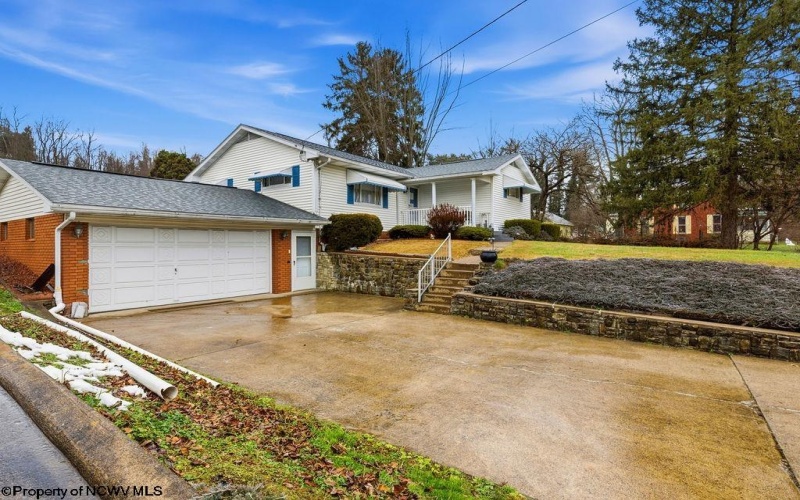 1804 Pleasant Valley Road, Fairmont, West Virginia 26554, 4 Bedrooms Bedrooms, 7 Rooms Rooms,1 BathroomBathrooms,Single Family Detached,For Sale,Pleasant Valley,10162749