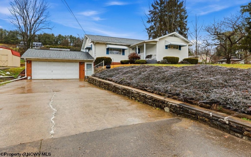 1804 Pleasant Valley Road, Fairmont, West Virginia 26554, 4 Bedrooms Bedrooms, 7 Rooms Rooms,1 BathroomBathrooms,Single Family Detached,For Sale,Pleasant Valley,10162749