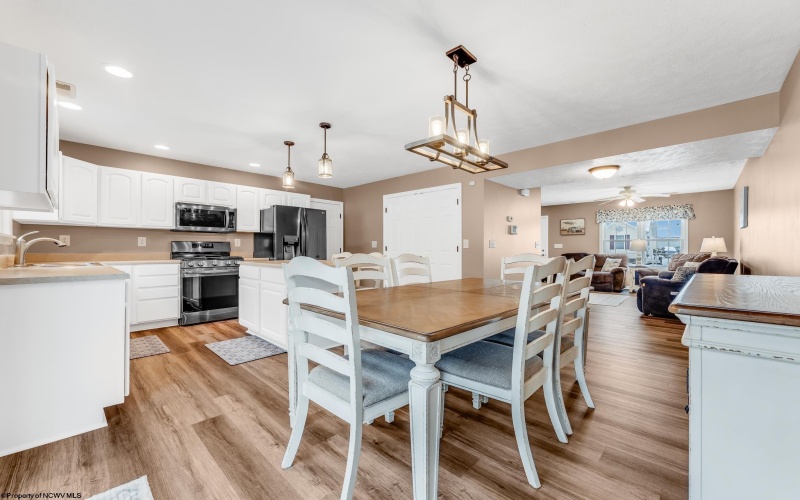 2 Antietam Drive, Morgantown, West Virginia 26508, 3 Bedrooms Bedrooms, 5 Rooms Rooms,2 BathroomsBathrooms,Single Family Detached,For Sale,Antietam,10162743