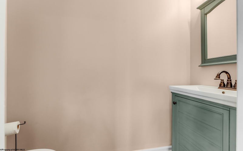 2 Antietam Drive, Morgantown, West Virginia 26508, 3 Bedrooms Bedrooms, 5 Rooms Rooms,2 BathroomsBathrooms,Single Family Detached,For Sale,Antietam,10162743