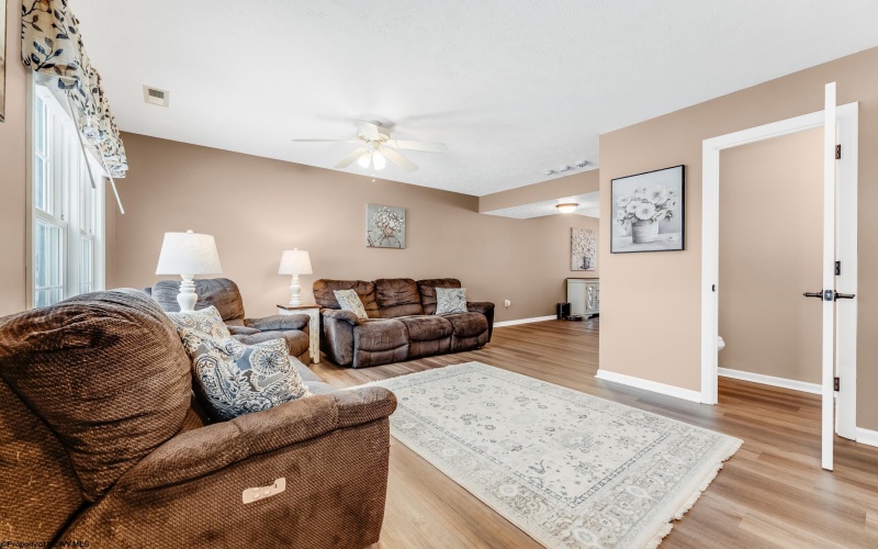 2 Antietam Drive, Morgantown, West Virginia 26508, 3 Bedrooms Bedrooms, 5 Rooms Rooms,2 BathroomsBathrooms,Single Family Detached,For Sale,Antietam,10162743