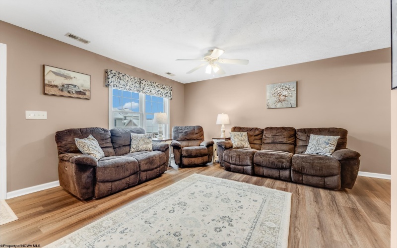 2 Antietam Drive, Morgantown, West Virginia 26508, 3 Bedrooms Bedrooms, 5 Rooms Rooms,2 BathroomsBathrooms,Single Family Detached,For Sale,Antietam,10162743