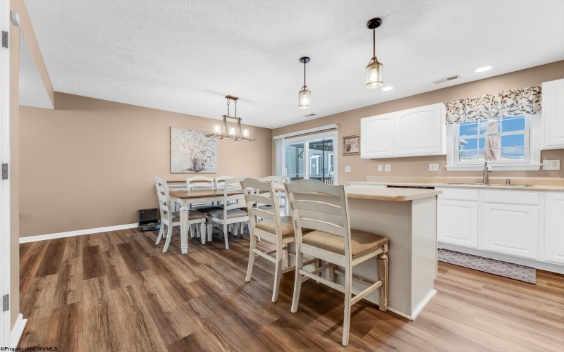 2 Antietam Drive, Morgantown, West Virginia 26508, 3 Bedrooms Bedrooms, 5 Rooms Rooms,2 BathroomsBathrooms,Single Family Detached,For Sale,Antietam,10162743