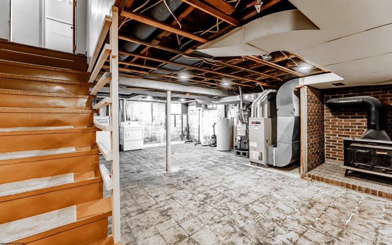 1135 Sunset Drive, Fairmont, West Virginia 26554, 3 Bedrooms Bedrooms, 7 Rooms Rooms,1 BathroomBathrooms,Single Family Detached,For Sale,Sunset,10162746