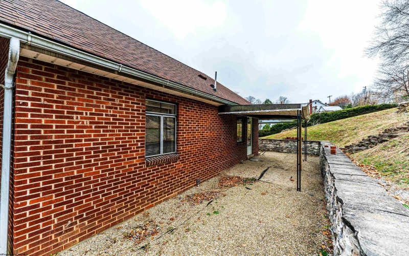 1135 Sunset Drive, Fairmont, West Virginia 26554, 3 Bedrooms Bedrooms, 7 Rooms Rooms,1 BathroomBathrooms,Single Family Detached,For Sale,Sunset,10162746