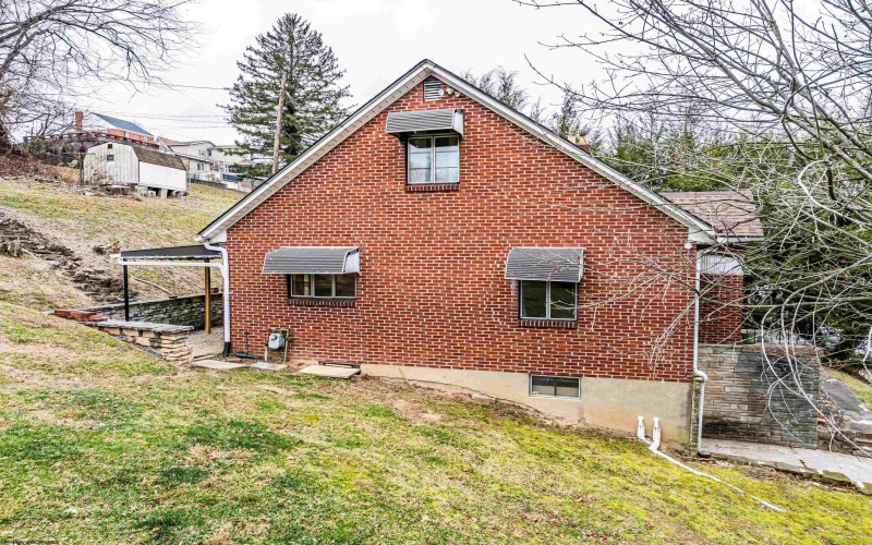 1135 Sunset Drive, Fairmont, West Virginia 26554, 3 Bedrooms Bedrooms, 7 Rooms Rooms,1 BathroomBathrooms,Single Family Detached,For Sale,Sunset,10162746