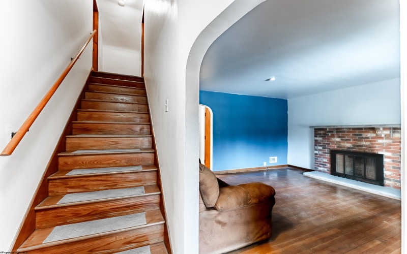 1135 Sunset Drive, Fairmont, West Virginia 26554, 3 Bedrooms Bedrooms, 7 Rooms Rooms,1 BathroomBathrooms,Single Family Detached,For Sale,Sunset,10162746