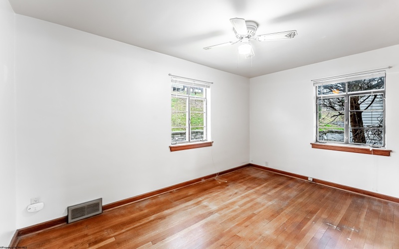 1135 Sunset Drive, Fairmont, West Virginia 26554, 3 Bedrooms Bedrooms, 7 Rooms Rooms,1 BathroomBathrooms,Single Family Detached,For Sale,Sunset,10162746