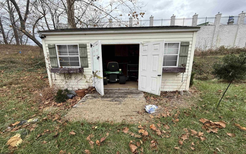 130 Stone Street, Culloden, West Virginia 25510, 4 Bedrooms Bedrooms, 8 Rooms Rooms,3 BathroomsBathrooms,Single Family Detached,For Sale,Stone,10162740