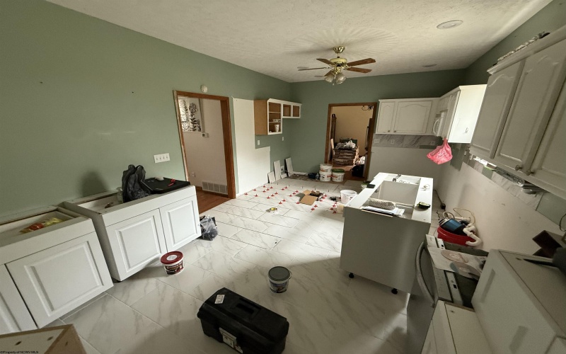 130 Stone Street, Culloden, West Virginia 25510, 4 Bedrooms Bedrooms, 8 Rooms Rooms,3 BathroomsBathrooms,Single Family Detached,For Sale,Stone,10162740