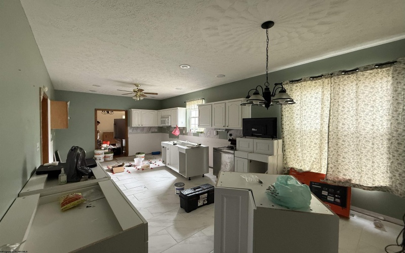 130 Stone Street, Culloden, West Virginia 25510, 4 Bedrooms Bedrooms, 8 Rooms Rooms,3 BathroomsBathrooms,Single Family Detached,For Sale,Stone,10162740