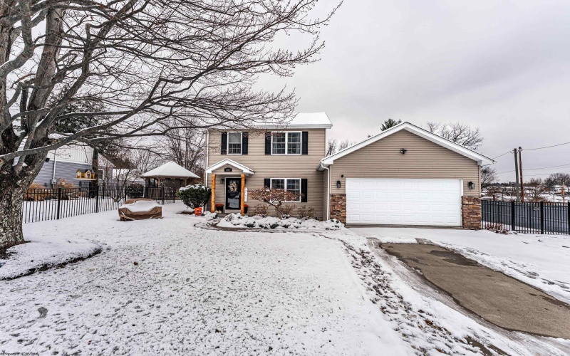 600 Herman Avenue, Star City, West Virginia 26505, 3 Bedrooms Bedrooms, 6 Rooms Rooms,2 BathroomsBathrooms,Single Family Detached,For Sale,Herman,10162750