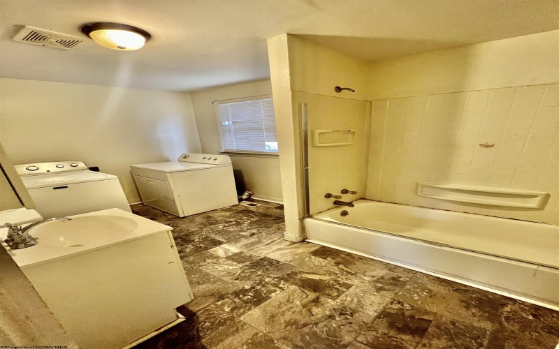 975 Dorsey Avenue, Morgantown, West Virginia 26501, 3 Bedrooms Bedrooms, 8 Rooms Rooms,2 BathroomsBathrooms,Single Family Detached,For Sale,Dorsey,10162747