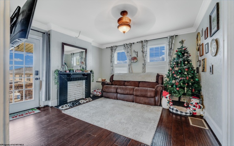 216 1/2 Watson Avenue, Fairmont, West Virginia 26554, 1 Bedroom Bedrooms, 4 Rooms Rooms,1 BathroomBathrooms,Single Family Detached,For Sale,Watson,10162753