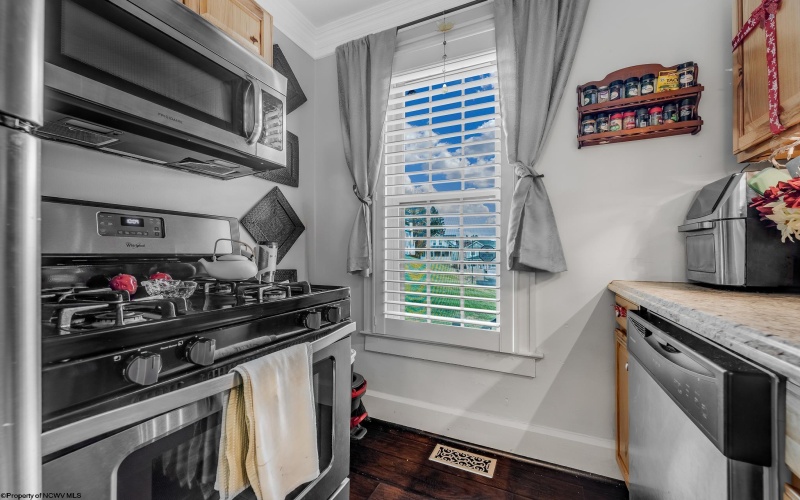 216 1/2 Watson Avenue, Fairmont, West Virginia 26554, 1 Bedroom Bedrooms, 4 Rooms Rooms,1 BathroomBathrooms,Single Family Detached,For Sale,Watson,10162753