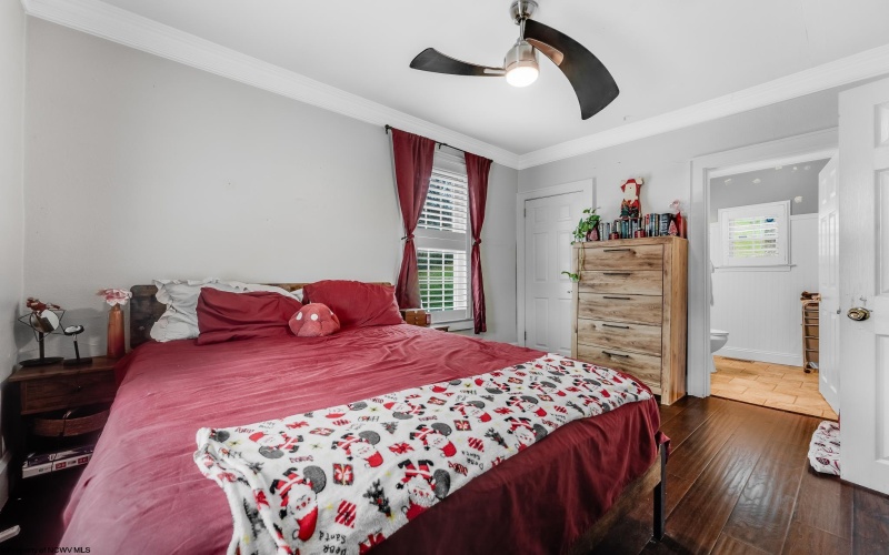 216 1/2 Watson Avenue, Fairmont, West Virginia 26554, 1 Bedroom Bedrooms, 4 Rooms Rooms,1 BathroomBathrooms,Single Family Detached,For Sale,Watson,10162753