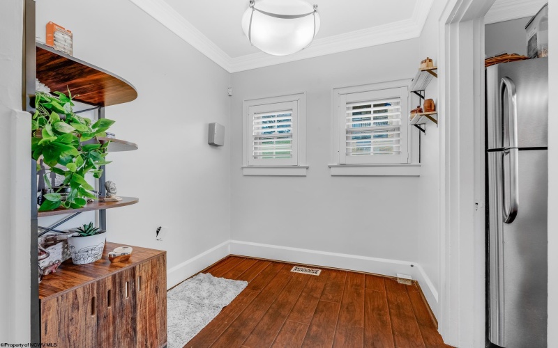 216 1/2 Watson Avenue, Fairmont, West Virginia 26554, 1 Bedroom Bedrooms, 4 Rooms Rooms,1 BathroomBathrooms,Single Family Detached,For Sale,Watson,10162753