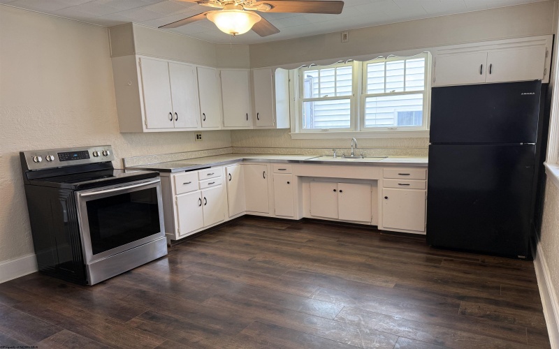 1129 Speedway Avenue, Fairmont, West Virginia 26554, 2 Bedrooms Bedrooms, 5 Rooms Rooms,1 BathroomBathrooms,Single Family Detached,For Sale,Speedway,10162752