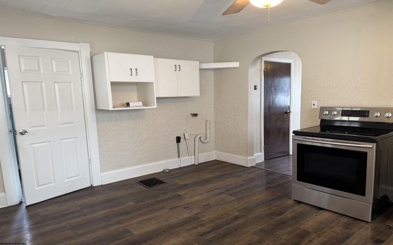 1129 Speedway Avenue, Fairmont, West Virginia 26554, 2 Bedrooms Bedrooms, 5 Rooms Rooms,1 BathroomBathrooms,Single Family Detached,For Sale,Speedway,10162752