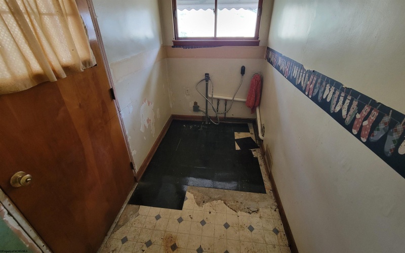 3012 Main Street, Farmington, West Virginia 26571, 2 Bedrooms Bedrooms, 7 Rooms Rooms,1 BathroomBathrooms,Single Family Detached,For Sale,Main,10162767 3012 Main Street, Farmington, West Virginia 26571, 2 Bedrooms Bedrooms, 7 Rooms Rooms,1 BathroomBathrooms,Single Family Detached,For Sale,Main,10162767