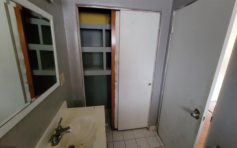 3012 Main Street, Farmington, West Virginia 26571, 2 Bedrooms Bedrooms, 7 Rooms Rooms,1 BathroomBathrooms,Single Family Detached,For Sale,Main,10162767 3012 Main Street, Farmington, West Virginia 26571, 2 Bedrooms Bedrooms, 7 Rooms Rooms,1 BathroomBathrooms,Single Family Detached,For Sale,Main,10162767