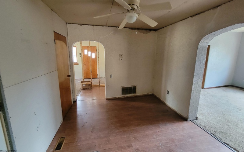 3012 Main Street, Farmington, West Virginia 26571, 2 Bedrooms Bedrooms, 7 Rooms Rooms,1 BathroomBathrooms,Single Family Detached,For Sale,Main,10162767 3012 Main Street, Farmington, West Virginia 26571, 2 Bedrooms Bedrooms, 7 Rooms Rooms,1 BathroomBathrooms,Single Family Detached,For Sale,Main,10162767