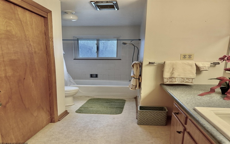 112 Village Drive, Bridgeport, West Virginia 26330, 3 Bedrooms Bedrooms, 9 Rooms Rooms,2 BathroomsBathrooms,Single Family Detached,For Sale,Village,10162761 112 Village Drive, Bridgeport, West Virginia 26330, 3 Bedrooms Bedrooms, 9 Rooms Rooms,2 BathroomsBathrooms,Single Family Detached,For Sale,Village,10162761